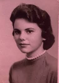 Rebecca Ashcraft's Instagram, Twitter & Facebook