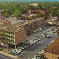 The area's natural beauty can be seen at lake austin and lady bird lake. Holiday Inn Midtown Memphis Tennessee U S Hwys 64 70 72 79 Flashbak