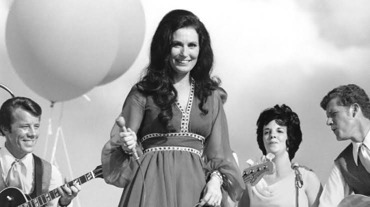 That Time Loretta Lynn Sang About Being at the Opry on Christmas