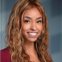 100+ perfiles de «Adia»