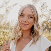 Elise Kincaid's Instagram, Twitter & Facebook