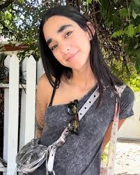 Sara Tamayo's Instagram, Twitter & Facebook