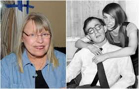 Her relationship with stepdad woody allen made her tabloid fodder in the 90s. The Dramatic Private Family Of Eccentric Filmmaker Woody Allen Woody Allen Celebrity Families Allen Family