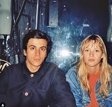 Angele And Leo Walk Chanteur Leo Mode Vestimentaire
