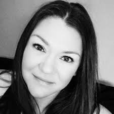 Julie Almond's Instagram, Twitter & Facebook