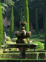 Topiary And Statues Beaux Jardins Jardin Italien Jardins