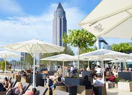 Rooftop garden bar in rex hotel saigon overlooks the heart of the city and evokes memories of times gone by, harking back to the days of the five o'clock follies. Die Schonsten Rooftop Bars In Frankfurt Prinz