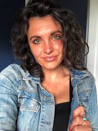 Julia Bryce على X: "Put