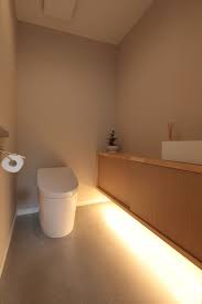 間接照明で柔らかい空間を演出 トイレ wabika 和風の家の設計 トイレのデザイン トイレのインテリアデザイン