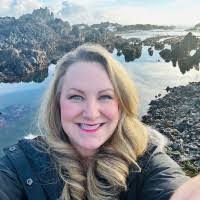 Amanda Kemp's Instagram, Twitter & Facebook