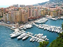 The deep blue waters of the cote d'azur are the dramatic backdrop for elegant nice. French Courses In Nice For Adults Sprachcaffe