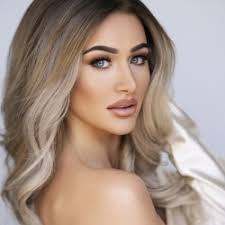 Mackenzie Apple's Instagram, Twitter & Facebook