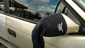 Frost Am Aussenspiegel Beugst Du Am Besten Mit Socken Vor Autos Tricks Tipps Und Tricks
