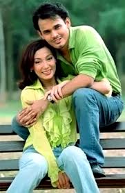 .erra fazira dalam kuliah cinta, main main cinta 2006 full movie, gk3 the movie 2005 full movie, bencinta full movie, mario mariono bros 2004, ombak rindu versi abpbh 2011, anak mami kembali full movie, bini biniku gangster full movie, cinta si tukang kasut telemovie, bermulanya kisah awie erra. Biodata Dan Latar Belakang Pelakon Erra Fazira Iluminasi