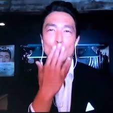 Hyun Bin công khai hôn một sao nam đình đám