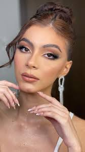 Soft Glam para @melany.anturiano , Aretes y pestañas de @cosmeticos_rachel  🤩 , #makeuptutorial #makeupartist #bolivia #santacruz #look #hairtutorial  #lapaz #cochabamba