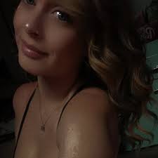 Superman didn't have blonde hair with black roots. 🦸🏼‍♂️