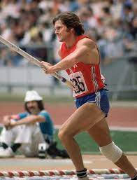Olympics as the 1991 world champion , o'brien entered the olympic year of 1992 as the favorite to win gold in the decathlon in barcelona and be proclaimed as the world's greatest athlete. however, during the u.s. Caitlyn Jenner 40 Years After Olympic Gold Medal Sports Illustrated