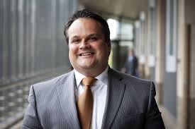 Het contract gaat in op 15 augustus. Beleggers Pruimen De Jager Aandeel Kpn 1 6 Procent Hoger