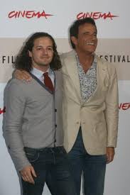Mio padre e mia madre sono due persone meravigliose, ho uno zio straordinario. Conoscete Brando E Il Figlio 34enne Di Christian De Sica Anche Se Non Gli Somiglia Per Niente Nipote Di Carlo Verdone Sin Da Piccolo Ha Seguito Le Orme Del Famoso Papa