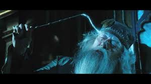 Com a cicatriz em sua testa indicando a presença de lord voldemort, harry misteriosamente entrar neste torneio. Trailer De Harry Potter E O Calice De Fogo 2005 Legendado Em Hd Youtube