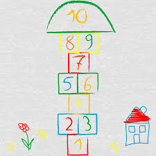 Los niños aprenden y se divierten a la vez que ganan aptitudes de motricidad mientras colorean. Nina En Patio Jugando El Juego De La Rayuela Ilustraciones Vectoriales Clip Art Vectorizado Libre De Derechos Image 44865939