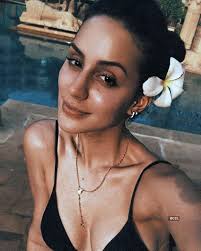 Larissa Bonesi HD phone wallpaper