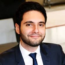 J'ai le plaisir de vous annoncer que j'occupe désormais le poste…