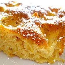 Mit einer saftigen füllung aus äpfeln, sultaninen und gehackten mandeln, auf krossem mürbeteigboden. Saftiger Apfel Blechkuchen Geburtstagskuchen