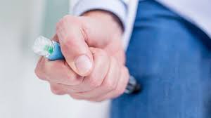 Treatment by first medical responders. Anaphylaxis Treatment How To Avert This Severe Allergic Reaction Everyday Health