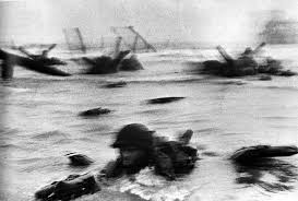 Origines, préparations, déroulements précis, témoignages. Photos Du Debarquement En Normandie Le 6 Juin 1944 Par Robert Capa Robert Capa Photographie Photojournalisme