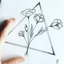 Smotrite Eto Foto Ot Eva Svartur Na Instagram Otmetki Nravitsya 838 Triangle Tattoos Tattoos Triangle Drawing Da dieses design von einem glorreichen liebesdreieck inspiriert wurde, bildet ein geformtes metalldreieck das herzstueck dieser. triangle tattoos
