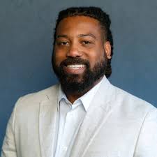 It's time to change my canvas and add a little salt and sun to its palette. 