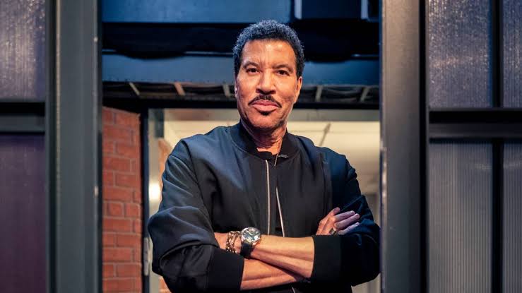 Lionel Richie Postpones Concerts After Hospitalization Due to Dizziness
