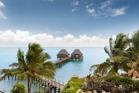 Zanzibar is an archipelago in the indian ocean 22 miles (35 km) off the coast of east africa, of numerous small islands and two large ones: Zanzibar Beach Holidays For 2020 2021 Expert Africa