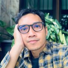 What is the name of this early 2000s band?