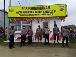 Kilang minyak ru vi pertamina balongan di kabupaten indramayu, jawa barat meledak dan terbakar hebat kebocoran diduga memicu terbakarnya tangki minyak di kilang minyak ru vi balongan. Kapolsek Balongan Akp Ryan Faisal S I K Pimpin Kembali Monitoring Di Obyek Wisata Laut Balongan Indah Bali Brigade News