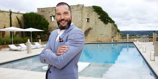 De kijker krijgt de kans om hun eerste en vaak ongemakkelijke gesprek te volgen. Fixer Italy Fixer Italy Tv Producers And Fixers Filming First Dates Hotel Series 2 For Channel 4