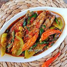 1 kg ikan patin 50 gr kemangi 2 ruas kunyit ( iris ) 1 ruas jahe ( iris ) 6 siung bawang merah ( iris ) 2 siung bawang putih. Ikan Pindang Bumbu Rujak 5 Ekor Resep Ayam Laziz Facebook