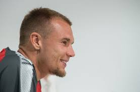 Reschke erwartet, dass die schweren verletzungen von gentner zu einem umdenken führen werden. Vfb Stuttgart Christian Gentner Aussert Sich Zur Verletzung Vfb Stuttgart Stuttgarter Zeitung