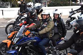 Após passeio de moto pela capital federal, o presidente jair bolsonaro prometeu a um grupo apoiadores que contratos futuros de concessões de rodovias não irão cobrar pedágio de motociclistas. Motociata De Bolsonaro Reune Milhares Em Sp E Tem Coro Contra Doria 12 06 2021 Uol Noticias