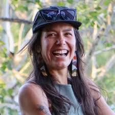 Lori Beckman's Instagram, Twitter & Facebook