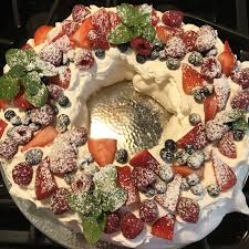 Mary berry shows you how to do an easy, foolproof christmas roast turkey crown with all her favourite roasts, trimmings, desserts, treats and drinks for the full festive season. Pin On Christmas Recipes