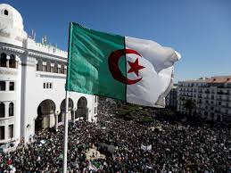 Candidats a la presidence approuvés 2015. Algerie Cinq Candidats En Lice Pour La Presidentielle Du 12 Decembre Challenges