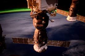 Il avait entrainé . iss en direct : Quesaco La Telecommunication Spatiale Le Cas Iss