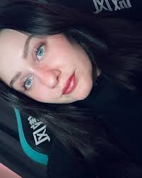 Taylor Kearns's Instagram, Twitter & Facebook