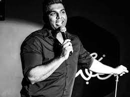 Comedian sean lock died on wednesday, august 18, after a long battle with cancer.he was 58 and died while being surrounded by his family. Indian Origin Stand Up Comedian Dies While Performing In Dubai Times Of India