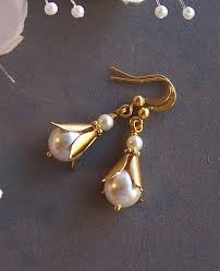 White Pearl Gold Earrings Gold Filled Vermeil And By Lecollezione 21 00 Pearl Earrings Dangle Vintage Inspired Earrings Bridal Earrings