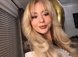 Sara's sister reminds me of Meghan Trainor and Monica reminds me of Mel  from Virginia River (the voice?? Not sure what). Anyone else?