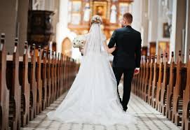 Die mode und die wahl des brautkleid bei der hochzeit bleibt die. Brautschleier Warum Braut Ihn Tragt Und Welche Modelle Im Trend Sind